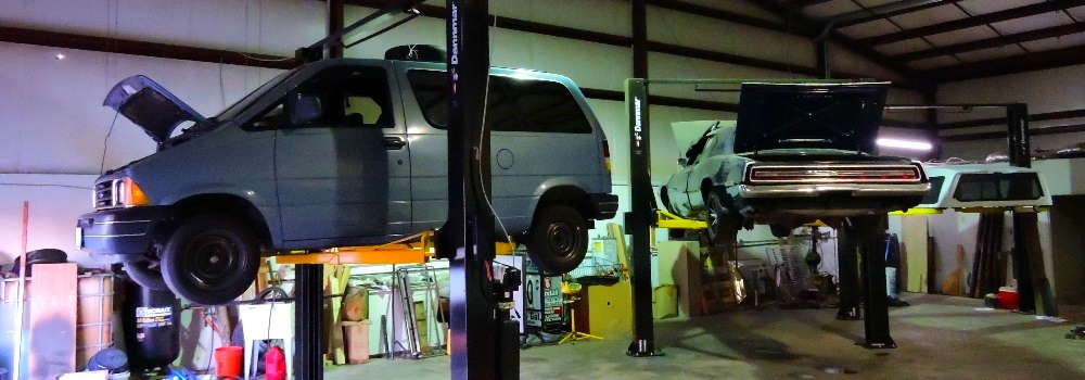 Working on the JammerAt Stagecoach Auto Repair, TN