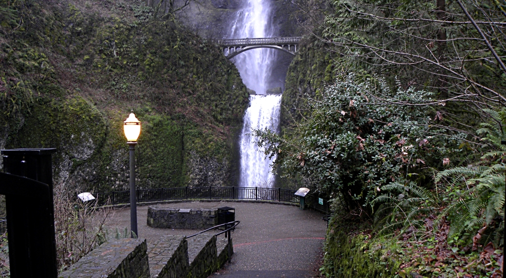 The Pacific Coast RegionThe Columbia River Gorge