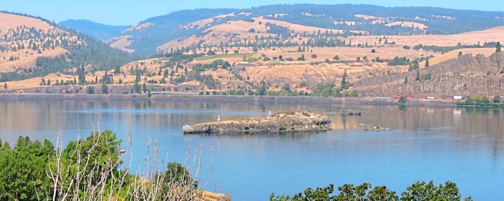 The Pacific Coast RegionThe Columbia River Gorge