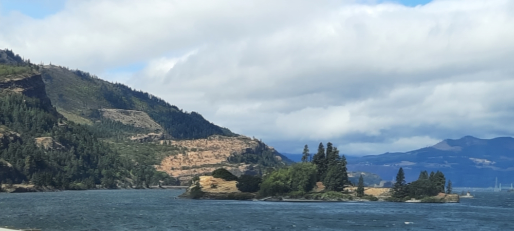 The Pacific Coast RegionThe Columbia River Gorge