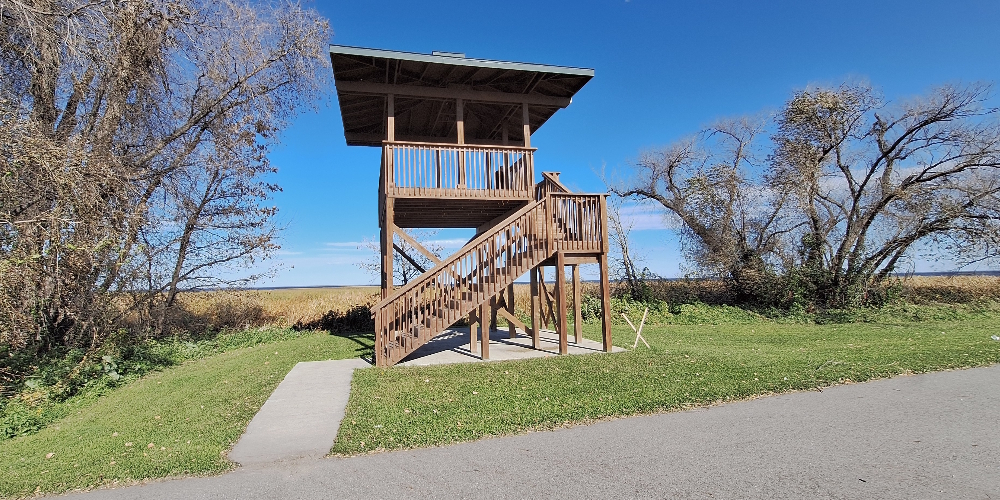 The Roadpath JourneysMinnesota: The Waters of the Dancing Sky State Scenic Byway